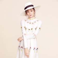 海陸最新復(fù)古寫真曝光 清新溫婉猶如“畫報(bào)女郎”