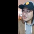 潘瑋柏合影粉絲下一秒就摔倒 雨天還是別穿皮鞋