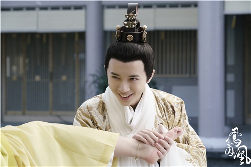 《凤囚凰》张逸杰演精分压力大 现场示爱杨幂