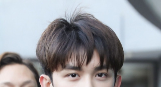 吳磊北電藝考初試素顏搶鏡 狀態(tài)輕松賣萌求加油