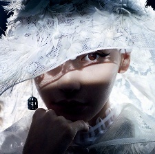 Angelababy登封化身暗夜精灵 光影间绽放自信光芒