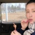 秦海璐接地氣邊吃雞邊追劇 與新劇角色反差萌