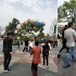 网友偶遇陈赫游迪士尼 疑插队玩游戏遭路人抱怨