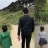 孙俪邓超分别带儿女出游 娘娘抢沙发吐槽邓超带娃