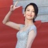 佟麗婭攜《超時(shí)空同居》亮相紅毯 水藍(lán)色禮服美呆