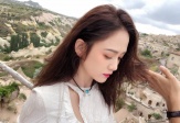 Angelababy透视白裙美艳动人 小露香肩秀烈焰红唇