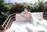 Angelababy透视白裙美艳动人 小露香肩秀烈焰红唇