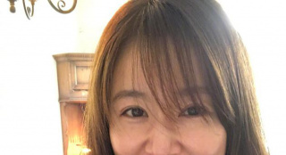 林心如曬真·素顏?zhàn)耘恼?分享美食甜笑似少女！
