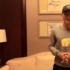 賈乃亮久未露面為好友新店打call 身形略顯消瘦