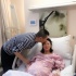 蒋勤勤二胎产子晒脚印照 陈建斌产房外焦急等待