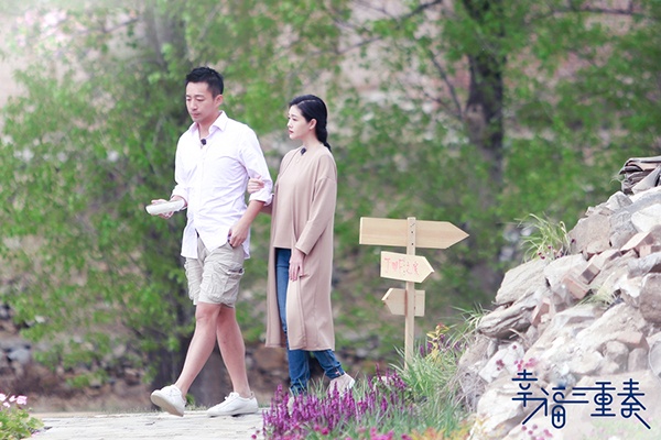 《a爱意三重奏》汪小菲偷亲大S表达爱意夏练营视频图片