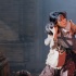 《大轰炸》曝“大牌”特辑 “伊15”抱腿咬刘烨