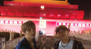 甜！金在中韓庚久違同框夜游天安門 喊話山下智久