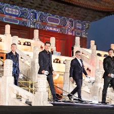 《碟中谍6》中国首映 阿汤哥12天拿下直升机驾照