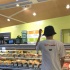 王源為新戲赴美進修？ 選早餐挑花眼自侃腦殼疼