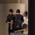 赵丽颖冯绍峰又双叒被偶遇 香港同行逛街曝正面照