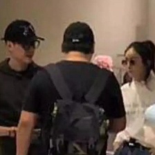 趙麗穎馮紹峰又雙叒被偶遇 香港同行逛街曝正面照