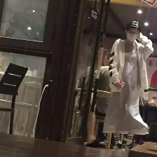同馮紹峰出街被偶遇 趙麗穎又被傳有孕工作室回應(yīng)