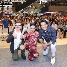 《無(wú)雙》福州路演鐵粉聚集 周潤(rùn)發(fā)談結(jié)局出乎意料