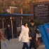 网友偶遇赵丽颖冯绍峰游玩 新婚小夫妻狂撒狗粮