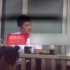 王菲前任都爱的座驾?李亚鹏骑电动车会友装备齐全