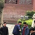网友偶遇王俊凯晒无修生图 戴耳夹酷帅滑板少年