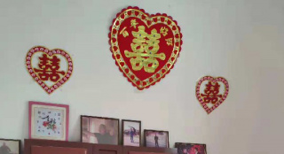 岳云鵬老家成網(wǎng)紅打卡地 婚房里擺其與李健合影