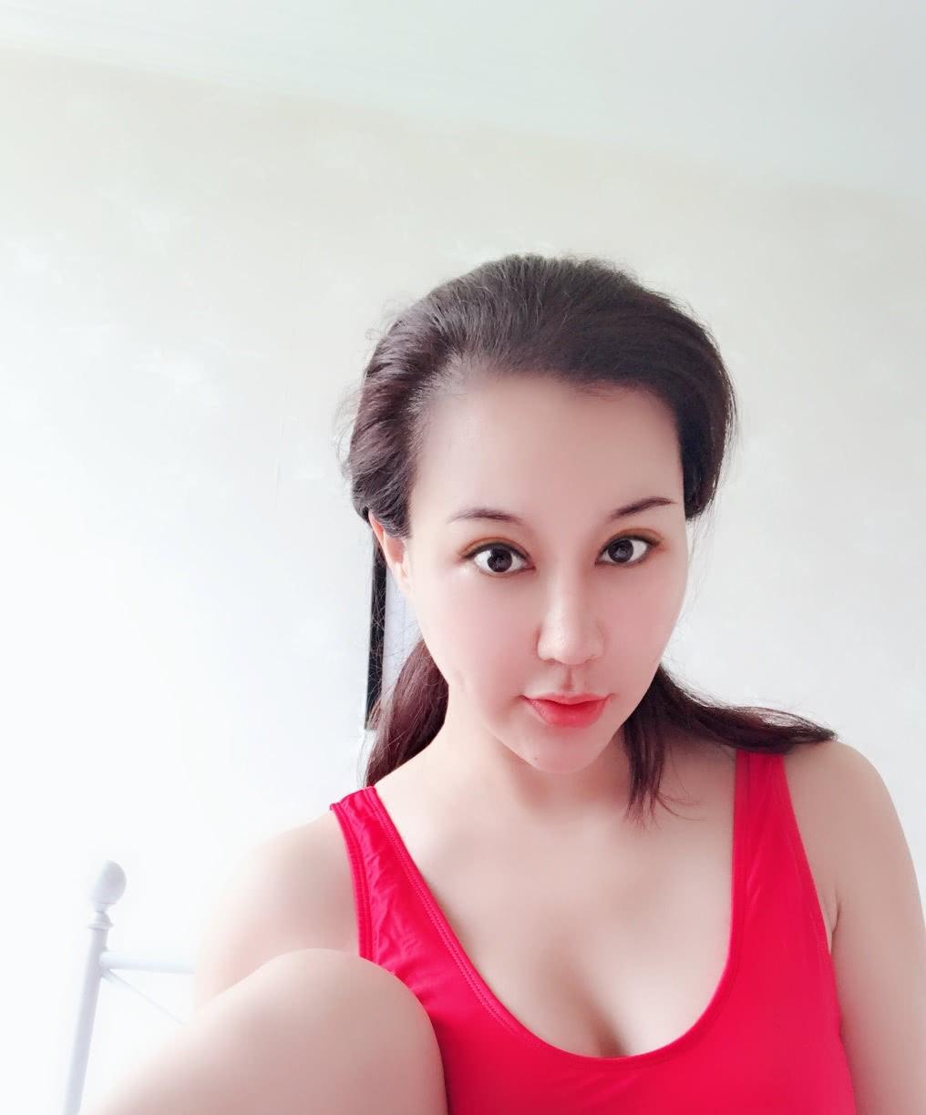 被候耀华抛弃,安娜金骂71岁的他是渣男,声称他