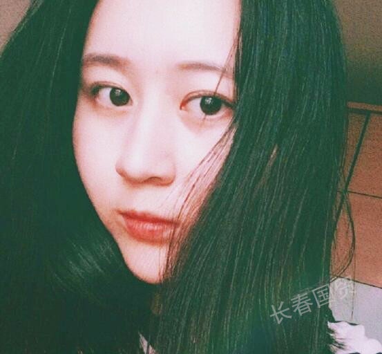 还记得03年春晚演唱让爱住我家的小女孩吗如今她长这样了