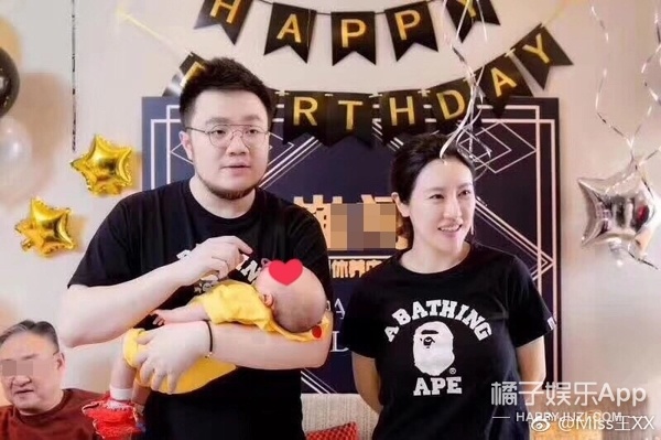 宋丹丹57岁了,当奶奶倒是不奇怪,不过印象中总感觉巴图还是个孩子