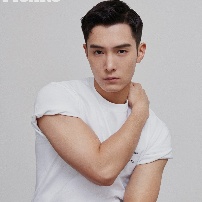 盛一伦登时尚杂志封面 带巨型耳环演绎绅士风