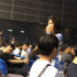 窦靖童携周迅看演唱会被偶遇？ 衣着随性发型邋遢