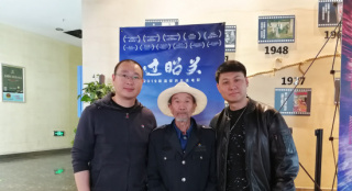 《過昭關(guān)》主創(chuàng)回家鄉(xiāng)河南 楊太義爺爺演繹越調(diào)