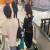 重归于好？洪欣张丹峰牵女儿逛街 风波后频被偶遇