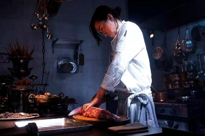 《杀手餐厅》曝光角色预告 藤原龙也变身餐厅主厨