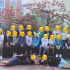 李嫣澄清与同学合照并非毕业照 透露出国留学时间