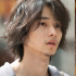 山崎賢人搭檔松岡茉優(yōu)主演新片 為角蓄胡顛覆形象