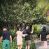网友偶遇冯绍峰夫妇 赵丽颖手搭老公肩膀显亲密
