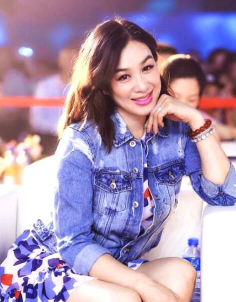钟丽缇21岁大女儿近照曝光曾反对妈妈备孕第四胎