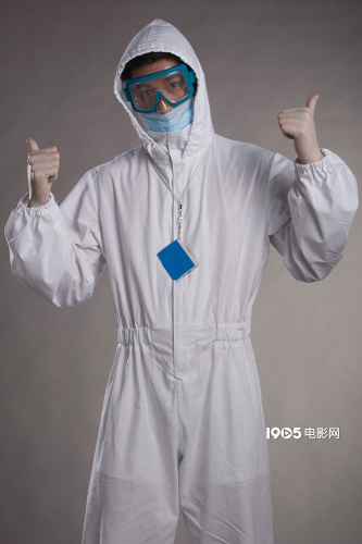 高以翔24岁时拍摄的医护人员为主题的造型照|(1/9) 5·12护士节!