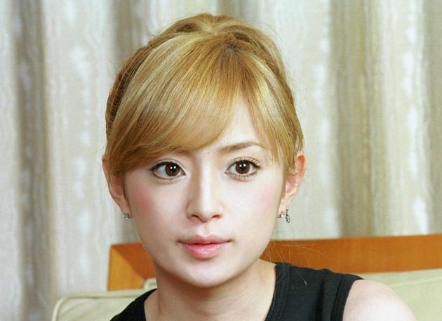 3月10日,滨崎步方发布关于滨崎步  ayumi hamasaki trouble tour 2020