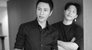 陈坤晒与19岁儿子合照 两人穿黑衣同框温馨有爱