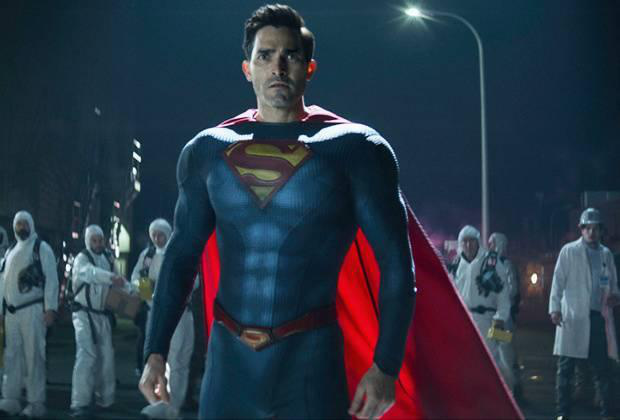 电影号 《超人和露易斯》中,泰勒·霍奇林扮演超人克拉克·肯特