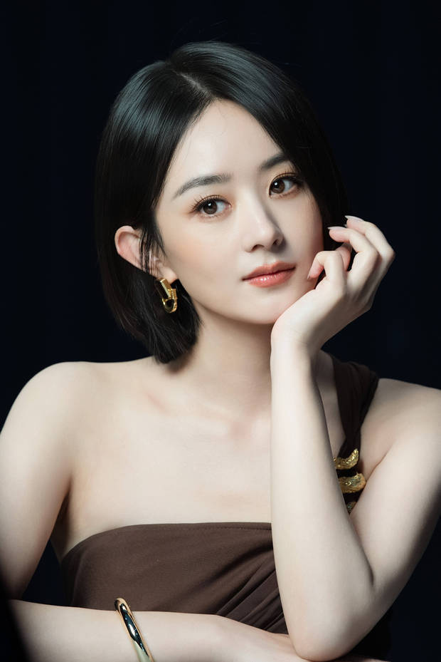 赵丽颖温柔明朗。