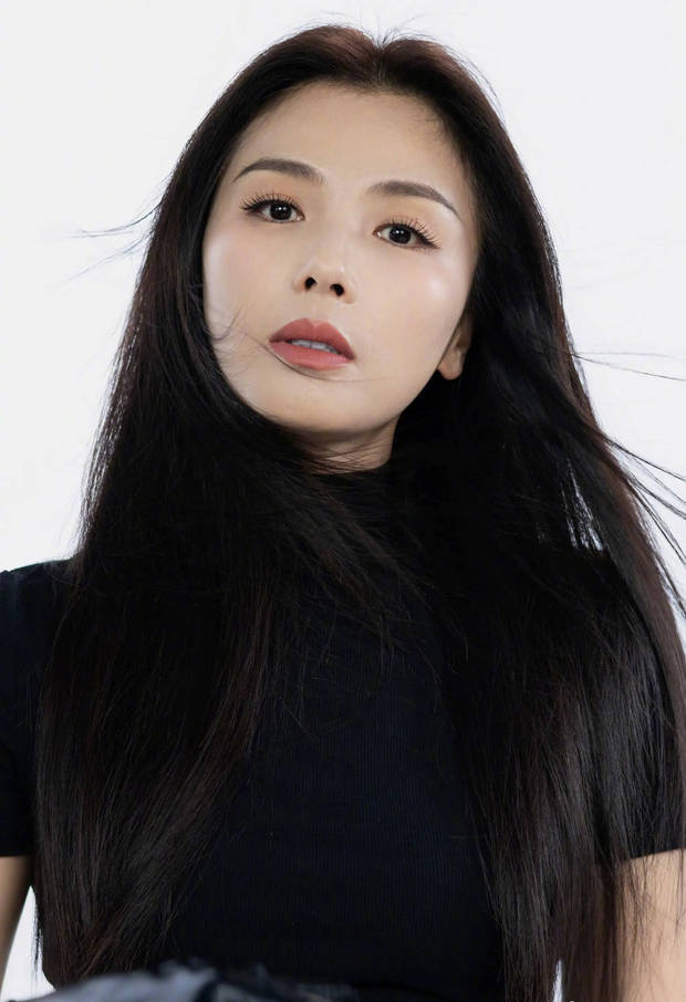 刘涛的皮肤光滑白嫩,保养有方。