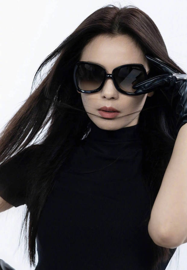 刘涛酷范儿十足。