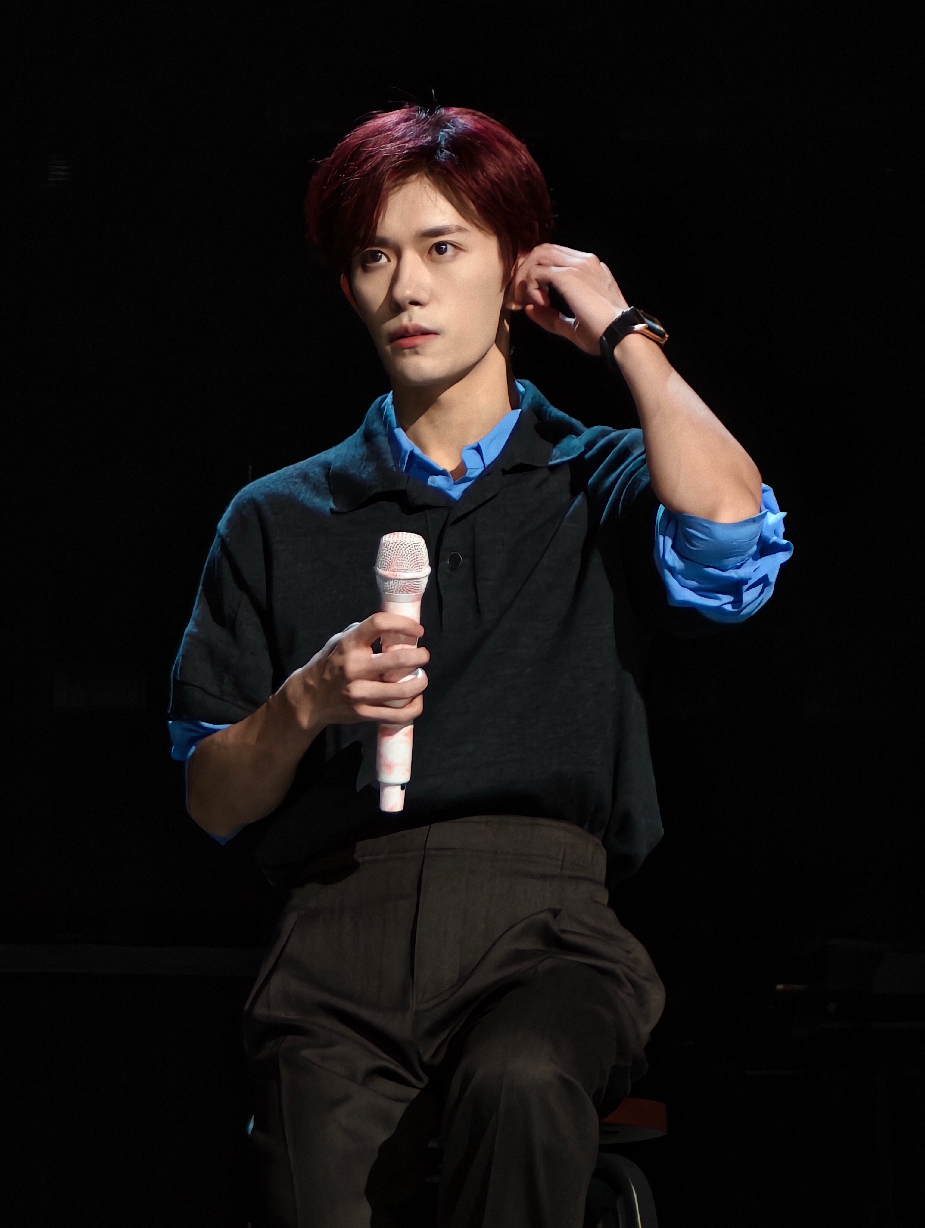 易烊千玺自曝身体欠佳:刮痧后洗热水澡引发高烧