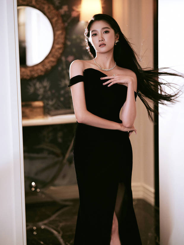 关晓彤气场全开。