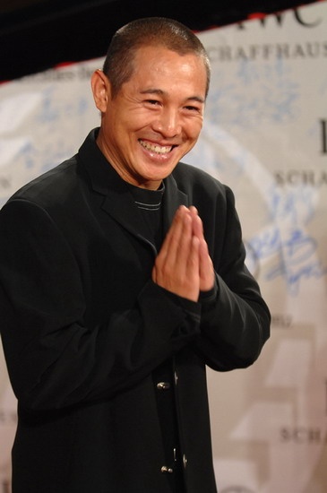 向哭泣的海地捐款 李连杰壹基金带头出手快_