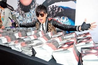 罗志祥没空问蔡依林八卦 虎年要扮猪吃老虎_华